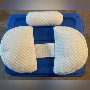 Brand New Beno pregnancy pillow